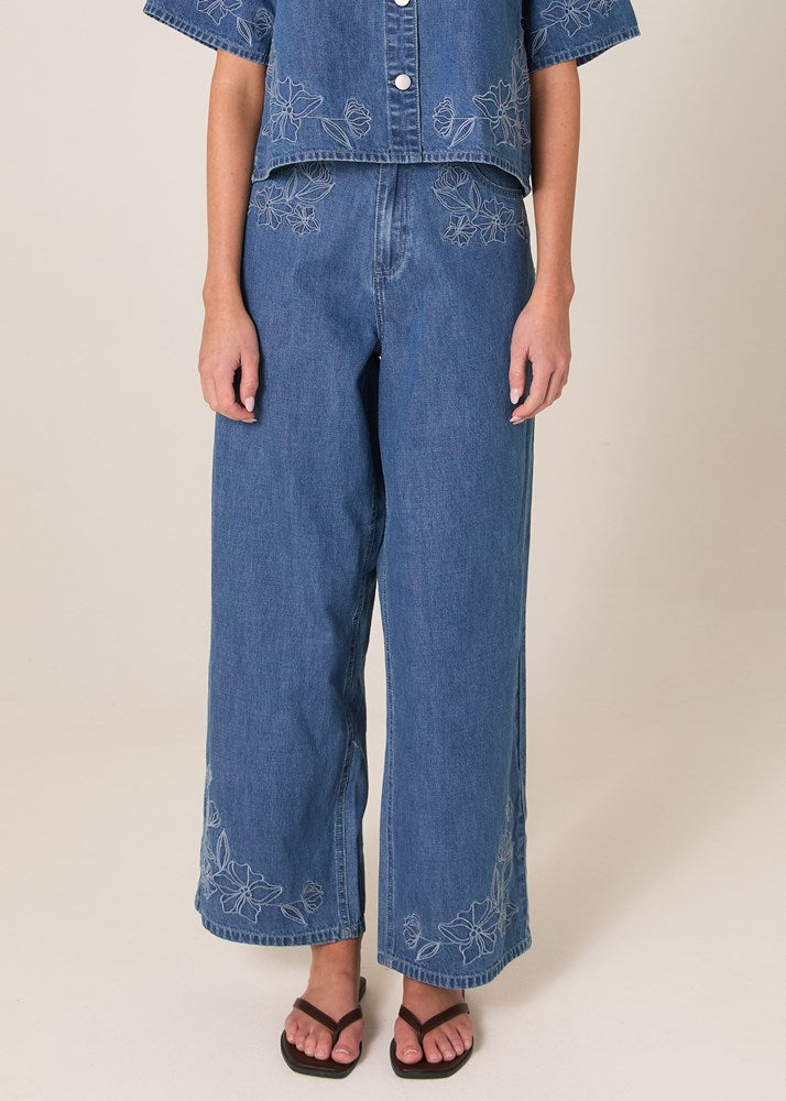 Sloane Embroidered Jean - Mid Blue