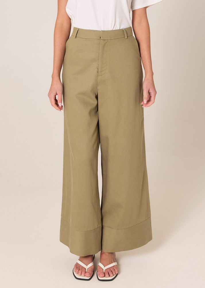 Zephyr Straight Leg Pant - Sage